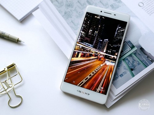 大号金属万人迷 OPPO R7s官网售2599元 