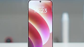 OPPO Find X8 真机：物理意义上的超窄四等边