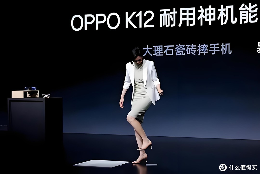 耐用与耐摔齐飞，快充共续航一色！OPPO K12引领中端手机新标杆