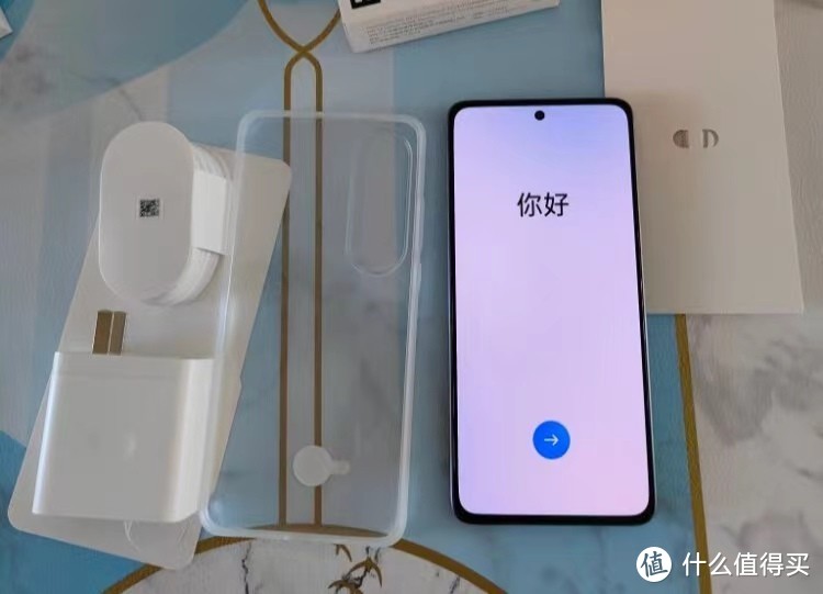 跌至1373元，OPPO K12砸核桃、踩高跟鞋，真的能扛住？