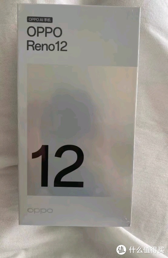 OPPO Reno12惊艳上市！超美小直屏，千禧银引领时尚潮流